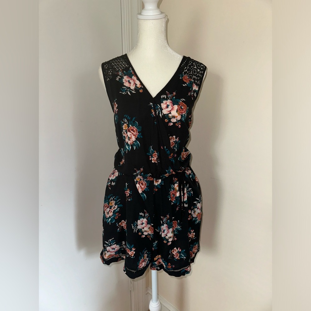 Women’s Xhilaration Romper, Black Floral & Lace, Size Medium